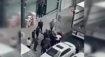 Yol verme tartışmasında kafa attı, yediği yumrukla nakavt oldu