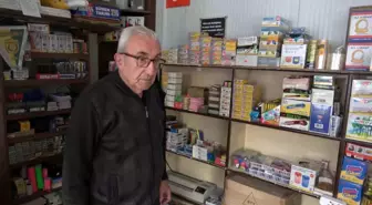Osmaniye'de depremde yıkılan kırtasiye iş yeri konteyner çarşıda hizmet vermeye başladı