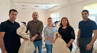 Edirne'de sandık kurulu başkanlarına malzeme torbaları teslim edildi