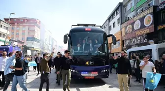 Meral Akşener Sultanbeyli ve Tuzla'da esnafı ziyaret etti