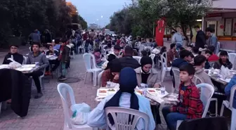 Aydın'da Hisar Camii'nde Çocuk İftarı Düzenlendi