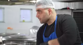 Türk Kızılay'ın aşevlerinde kazanlar ihtiyaç sahipleri için kaynıyor