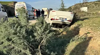 Adıyaman'da otomobil şarampole devrildi, 3 kişi yaralandı