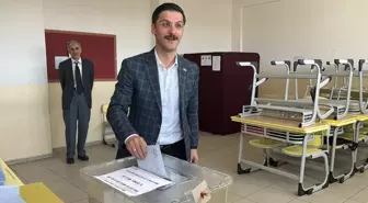 AK Parti Bolu Belediye Başkan Adayı Muhammed Emin Demirkol Oyunu Kullandı