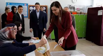 AK Parti Genel Başkan Yardımcısı Çiğdem Karaaslan Samsun'da oyunu kullandı