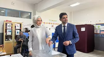 AK Parti Karabük İl Başkanı Ferhat Salt ve Belediye Başkan adayı Özkan Çetinkaya oylarını kullandı