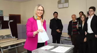 AK Parti Konak Belediyesi Başkan Adayı Ceyda Bölünmez Çankırı Oyunu Kullandı