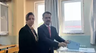 Çanakkale Valisi İlhami Aktaş, oy verme işlemini gerçekleştirdi