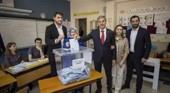 Serdivan Belediye Başkanı Yusuf Alemdar, oyunu kullandı