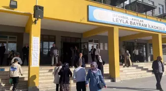 Avcılar Leyla Bayram İlkokulu'nda yoğunluk dron ile görüntülendi