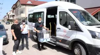 Sakarya'da yatağa bağımlı engelliler ve felçli hastalar seyyar sandıkla oy kullandı
