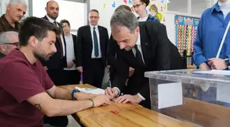 Saadet Partisi Sakarya Büyükşehir Belediye Başkan Adayı Ömer Abdullah Ayhan Oyunu Kullandı