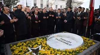 BBP Genel Başkanı Mustafa Destici, Muhsin Yazıcıoğlu'nun mezarını ziyaret etti