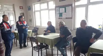 Edirne'de Jandarma Ekipleri Aile İçi Şiddetle Mücadele ve KADES Hakkında Bilgilendirme Çalışması Yaptı