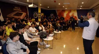 Fenerbahçe Başkanı Ali Koç ve yönetimi futbol takımıyla buluştu