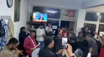 Aydoğmuş köyünde muhtarlık seçimi sonrası kutlama