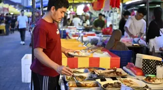 Kuala Lumpur'da Ramazan Pazarları Hareketli