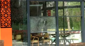 Başakşehir'de el bombasıyla düzenlenen saldırıda hasar alan iş yerleri görüntülendi