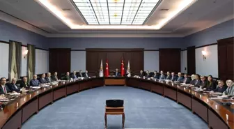 Cumhurbaşkanı Erdoğan, AK Parti MYK'da yerel seçimdeki oy kaybını değerlendirdi