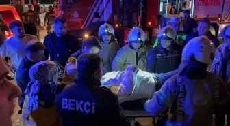 Kadıköy'de Otomobilin Aydınlatma Direğine Çarpması Sonucu 3 Kişi Yaralandı