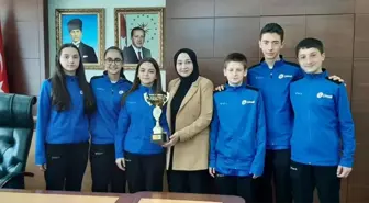 Pınarhisar Kaymakamı başarılı sporcuları kabul etti