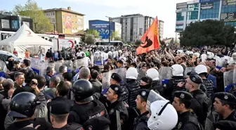 Esenyurt'ta İzinsiz Gösteri Yapan Grup Gözaltına Alındı