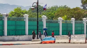 Haiti'de Polis ve Çete Üyeleri Arasında Çatışma: Siviller Mahsur Kaldı