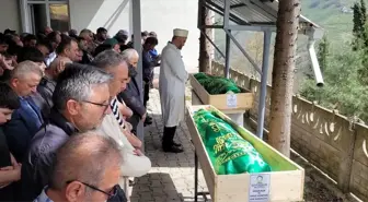 Ordu'da tarım aracının devrilmesi sonucu hayatını kaybeden baba ile oğlu son yolculuklarına uğurlandı