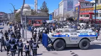 Van'da DEM Parti Eş Genel Başkanları ve beraberindeki gruba polis müdahale etti