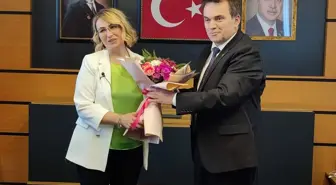 Yasemin Fazlaca Yalova'nın Altınova ilçesinde Belediye Başkanı olarak göreve başladı