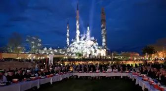 Edirne Valiliği Balkan Şehirleri İş Birliği Edirne Platformu tarafından 5 bin kişilik iftar programı düzenlendi