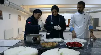 Bayburt Üniversitesi Aşçılık Programı Öğrencileri Yöresel ve Dünya Mutfağını Öğreniyor