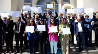 CHP'den Fethiye Belediye Başkanlığına seçilen Alim Karaca mazbatasını aldı