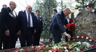 Cumhurbaşkanı Erdoğan'dan Alparslan Türkeş'in kabrine ziyaret