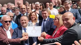 CHP'den Derince Belediye Başkanı Sertif Gökçe'ye Mazbata Verildi