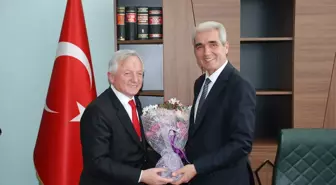 İpsala Belediye Başkanı Mehmet Kerman mazbatasını aldı