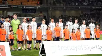 Beşiktaş Teknik Direktörü Fernando Santos, Başakşehir karşısına 4 değişiklikle çıktı