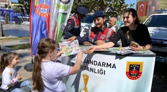 Aydın'da Jandarma Ekipleri Sokak Hayvanları Günü'nde Bilgilendirme Yaptı