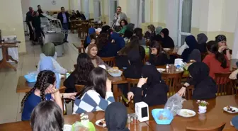 Edremit Kaymakamı ve İlçe Milli Eğitim Müdürü İmam Hatip Lisesi öğrencileriyle iftar yaptı