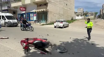 Kilis'te motosiklet ile otomobil kafa kafaya çarpıştı, sürücü ağır yaralandı
