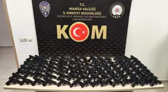 Manisa'da 100 Ruhsatsız Tabanca Ele Geçirildi, 2 Şüpheli Tutuklandı