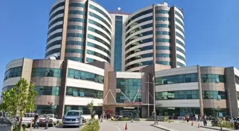 Tarsus'ta Oğlu Tarafından Bıçaklanan Kadın Hayatını Kaybetti