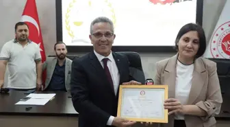 Aydın'ın Nazilli ilçesinde belediye başkanı seçilen Ertuğrul Tetik göreve başladı