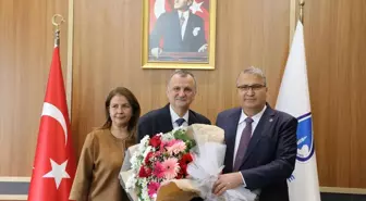 CHP'li Musa Semih Balaban Yunusemre Belediye Başkanı olarak göreve başladı