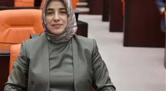 AK Parti Özlem Zengin istifasıyla ilgili açıklama yaptı mı? Özlem Zengin görevine devam ediyor mu?