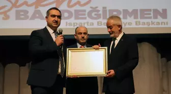 Şükrü Başdeğirmen, Isparta Belediye Başkanı olarak mazbatasını aldı