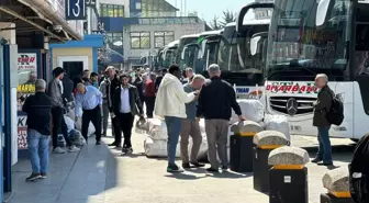 Ramazan Bayramı'nda İstanbul Havalimanları ve Otogar Yoğunluğu