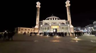 Kadir Gecesi'nde Kars'taki Camiler İbadetçilerle Dolup Taştı