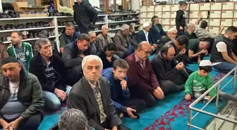 Kırklareli'nde vatandaşlar Kadir Gecesi'nde camilere akın etti