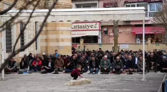 Bayburt'ta Ramazan Ayının Son Cuma Namazı Yoğun Katılımla Kılındı